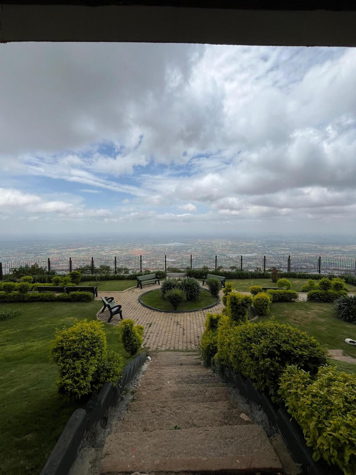 Kstdc Hotel Mayura Pine Top Nandi Hills 外观 照片